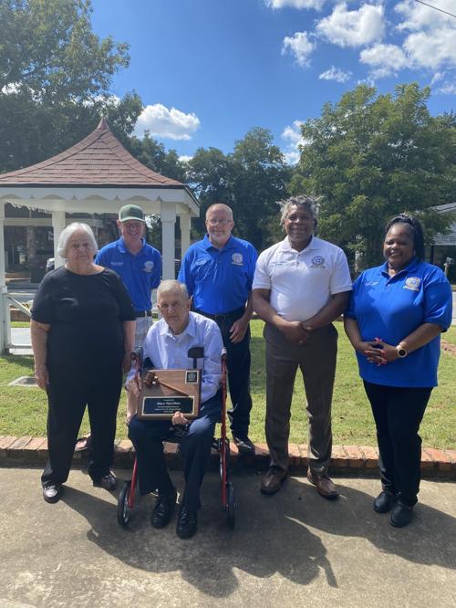 City of Hull honors Paul Elkins