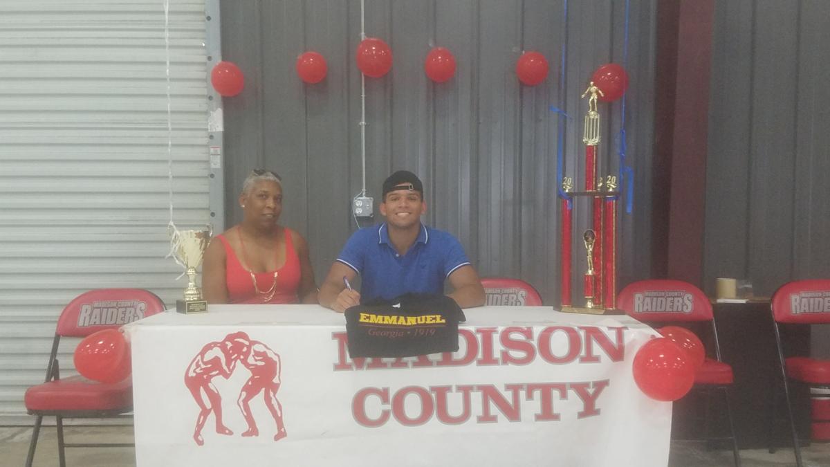 Hoetzel signs with Emmanuel