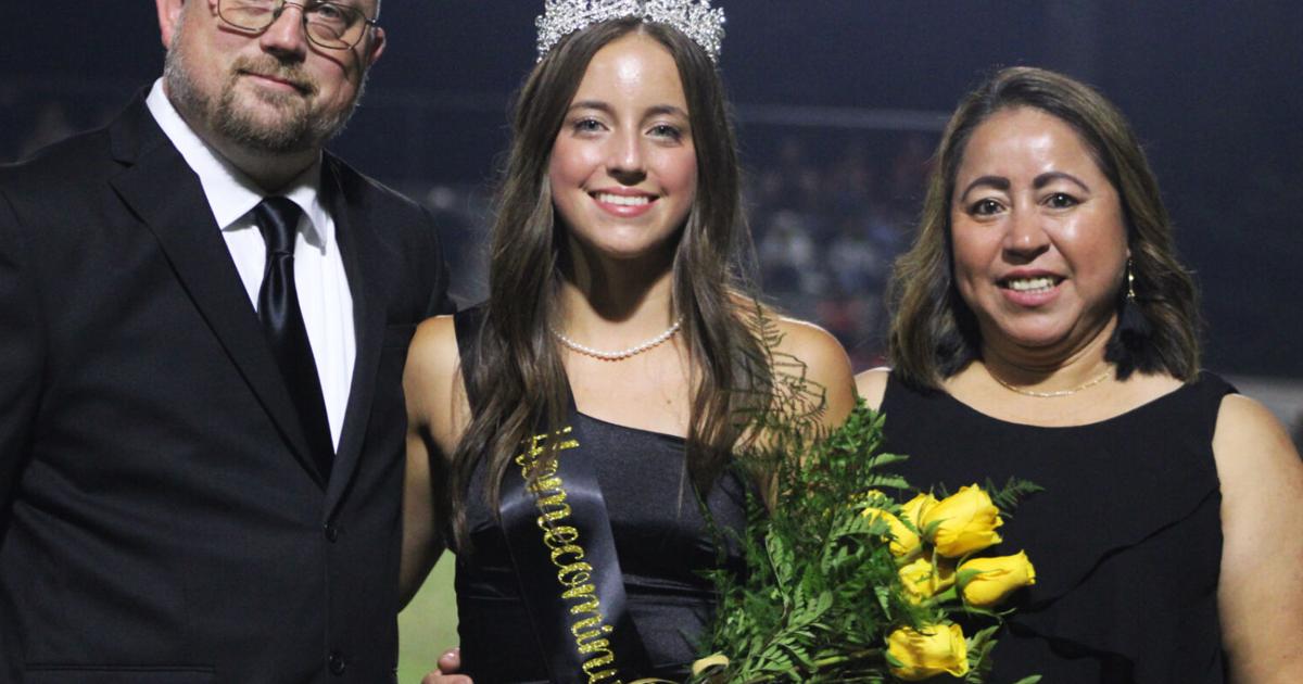 Little Sears High Roding Lily Sears is named Commerce High School’s 2025 Homecoming Queen | News ...