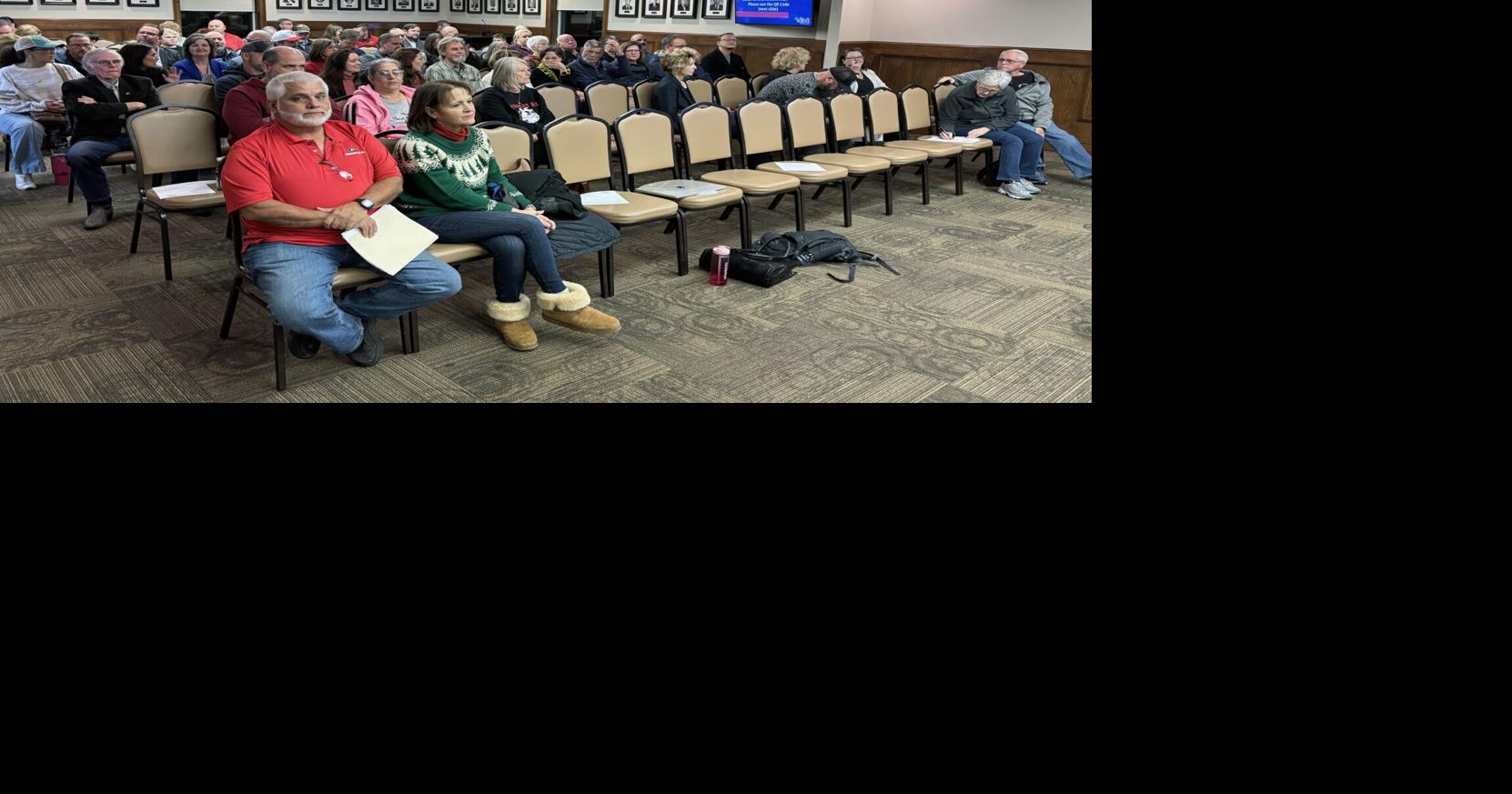 Winder residents debate golf carts, backyard chickens and Legacy Park ownership at Town Hall