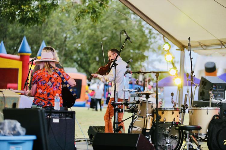 PHOTOS Hoschton hosts annual fall festival Features