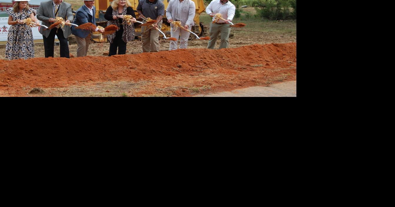 Commerce breaks ground on new school