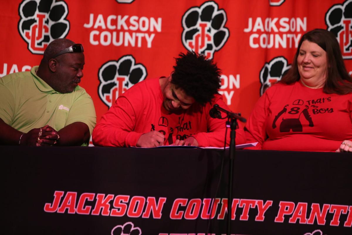 KING SIGNS WITH PALMETTO PREP
