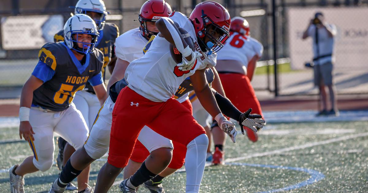 FOOTBALL PHOTOS WinderBarrow vs Chattahoochee spring scrimmage WBHS
