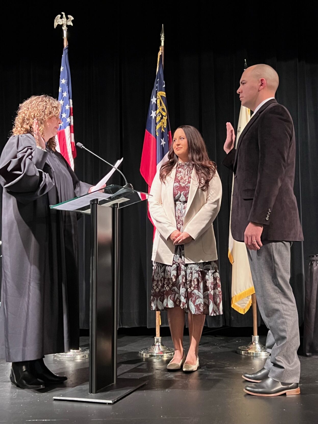 Commerce hosts swearing in ceremony for elected officials | News ...