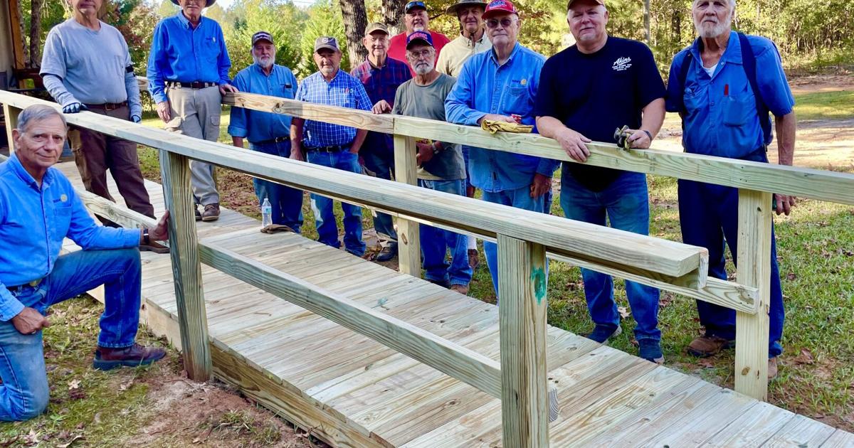 Rotary Ramp Rotary constructs ramp for the Sims family | Features | mainstreetnews.com