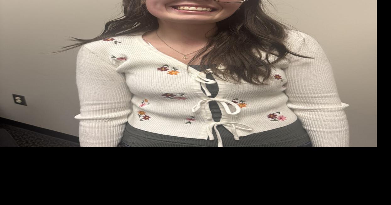 Blue jackets, big dreams: One senior’s life-changing trip to Indianapolis