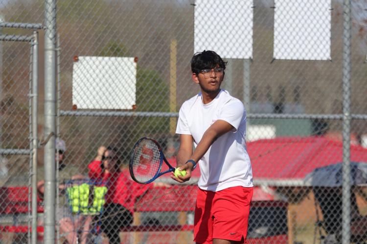 Tennis teams continue to battle on | Sports | mainstreetnews.com