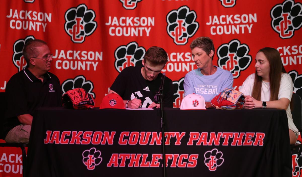 ZIMMER SIGNS WITH SAINT PETER’S