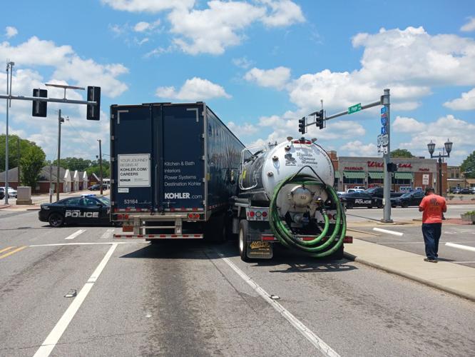 Wreck in downtown Malvern Photos & Videos