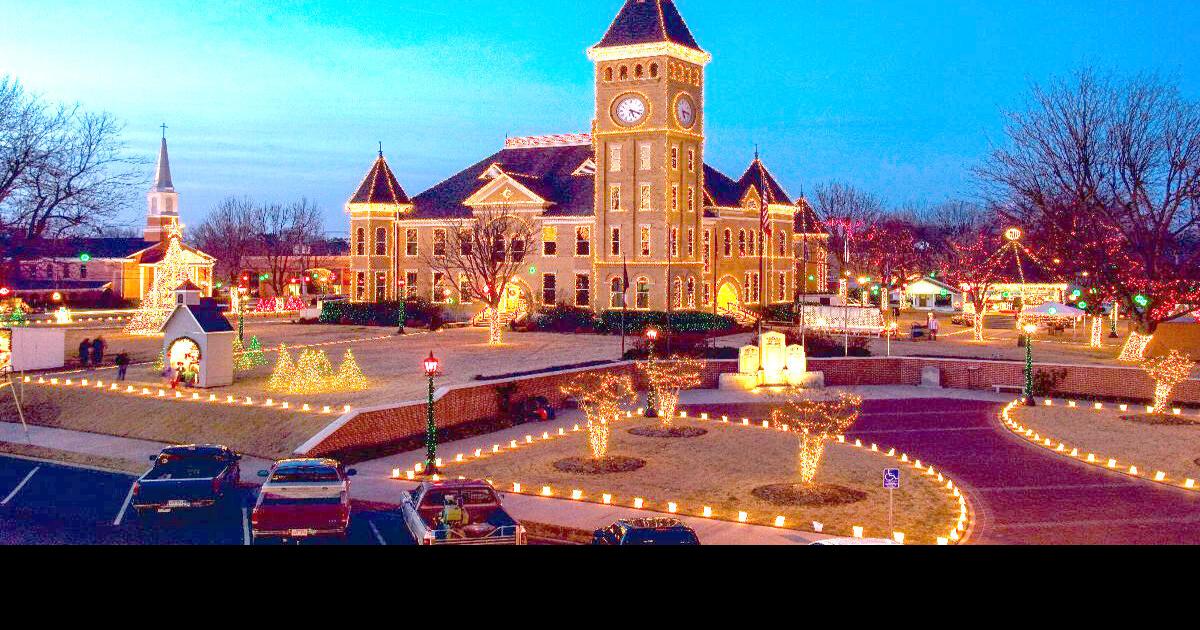 ‘Tis the season for the Arkansas Trail of Holiday Lights Photos