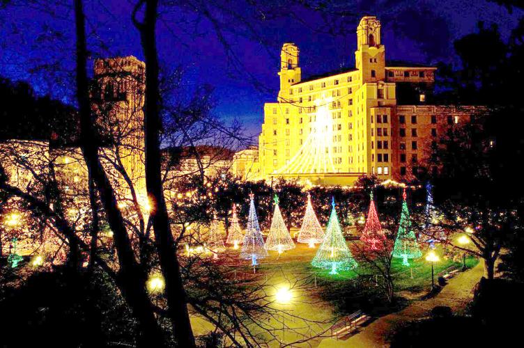 ‘Tis the season for the Arkansas Trail of Holiday Lights Photos