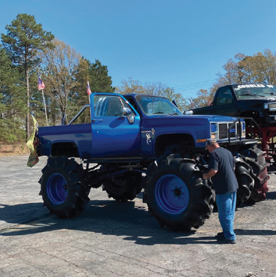 Monster truck at Cruise Nite