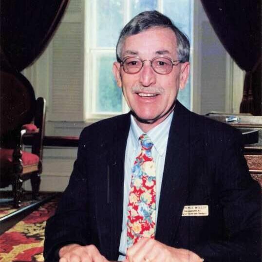 Larry Molloy remembered for his gift of listening and service to Arlington - Vimarsana News