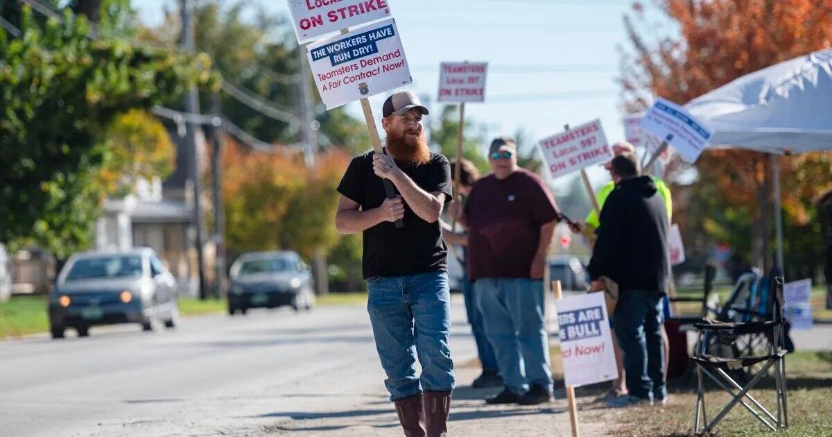 Vermonters will vote on constitutional amendment enshrining labor protections in November