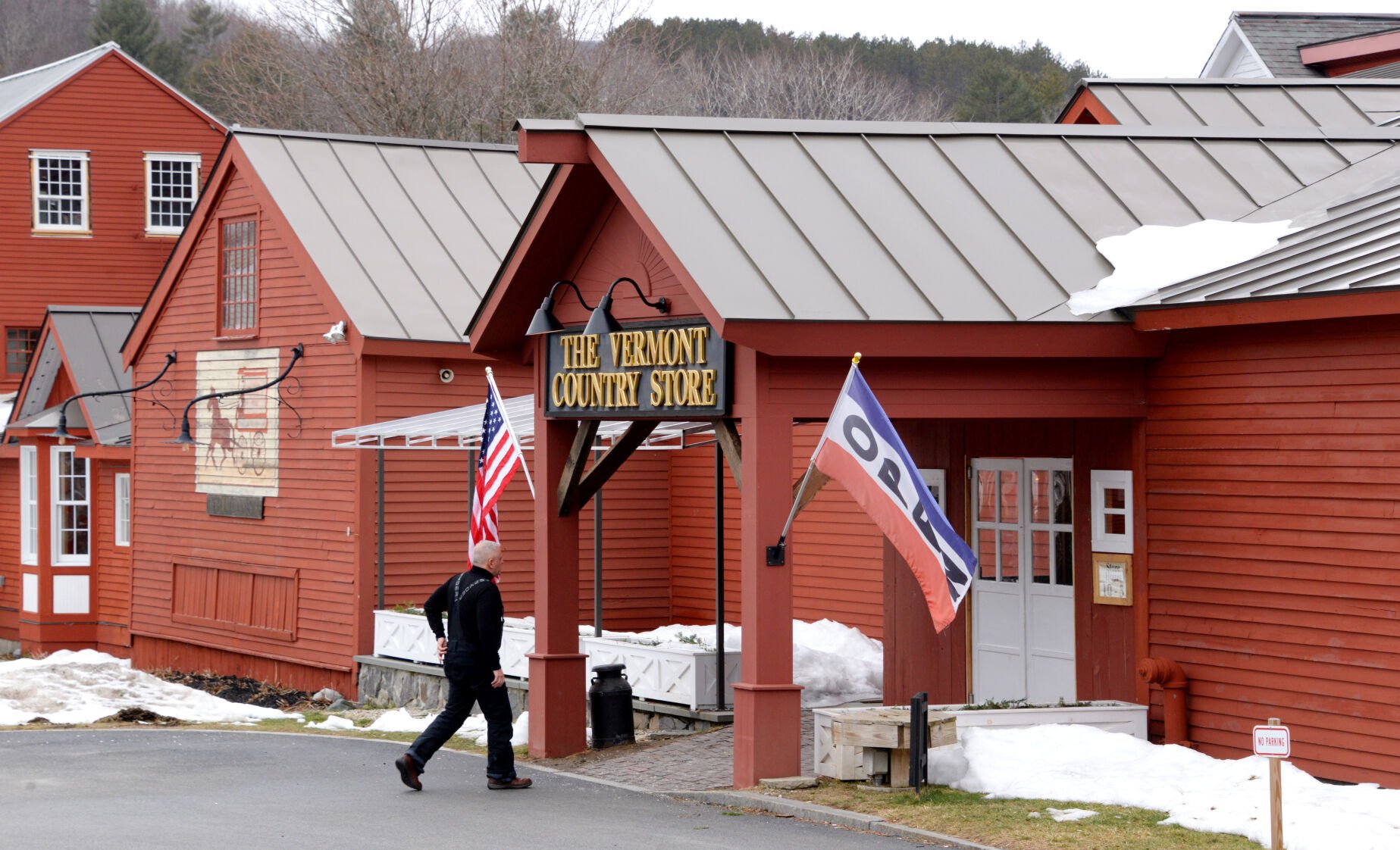 We Did Everything We Could To Avoid This Vermont Country Store Lays   63c9a2d60ebe4.image 