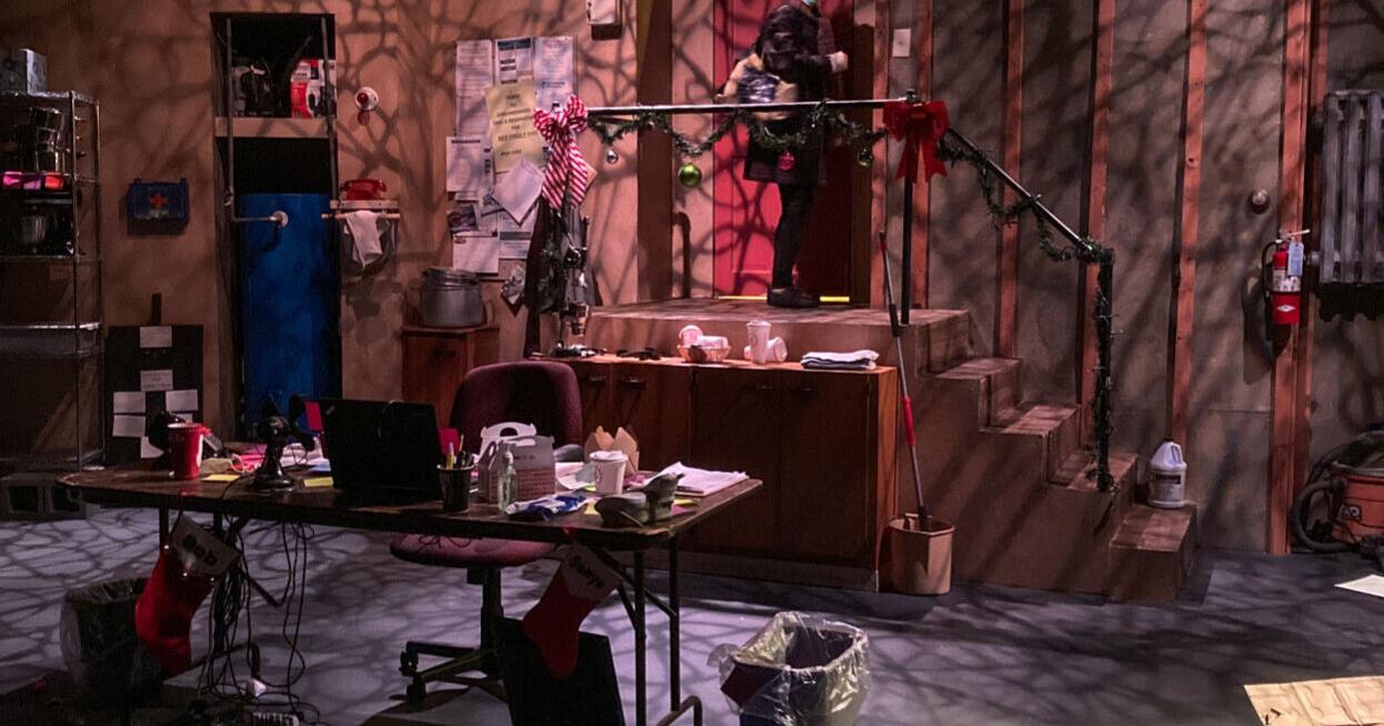 Review: Oldcastle is 'Fully Committed' to outrageous farce | Arts And Culture - Vimarsana News