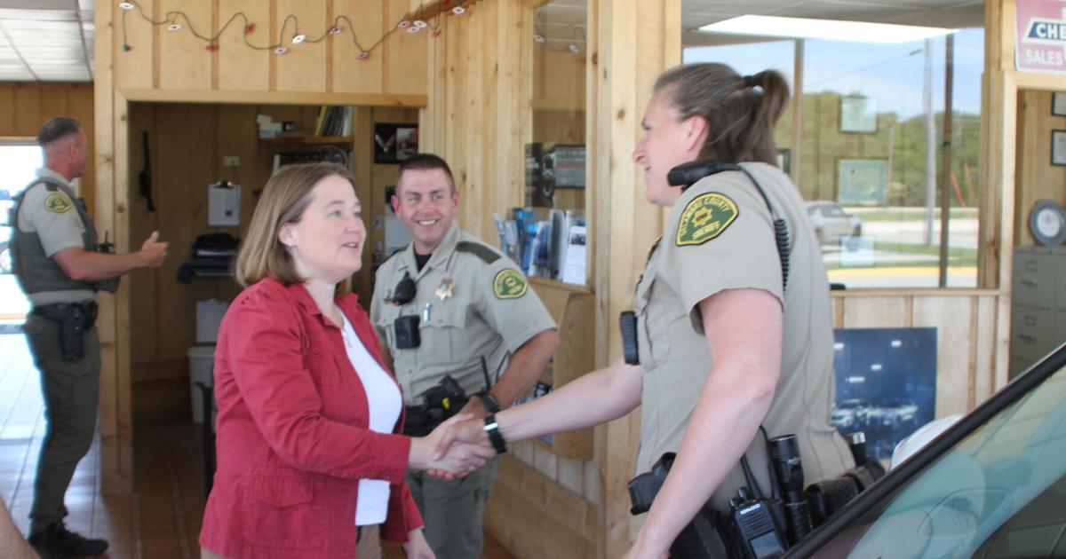 Attorney General meets with sheriff department officials