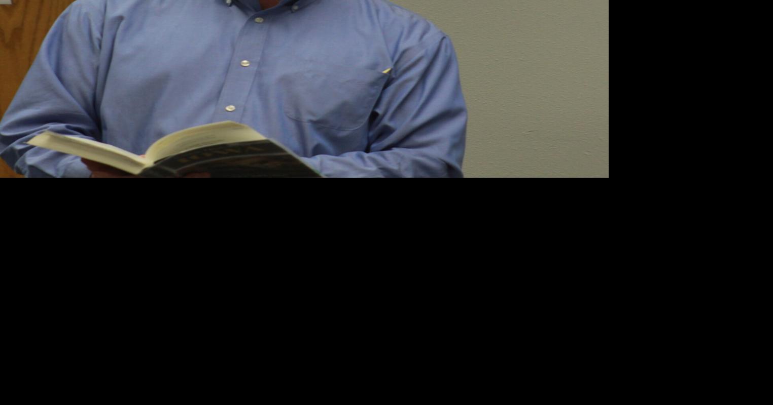 Author presents update of Iowa history | News | manchesterpress.com
