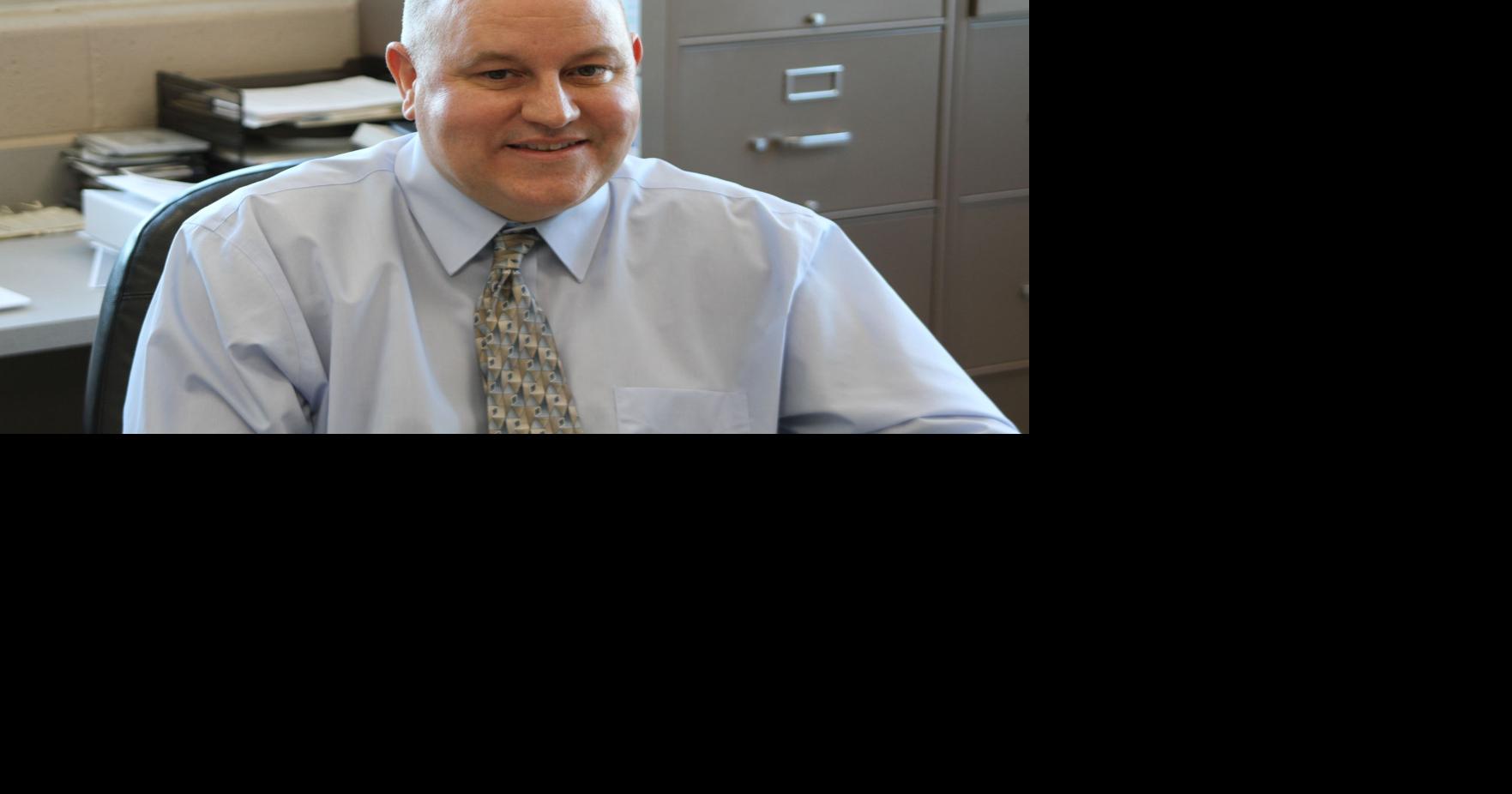 Ed-Co extends superintendent's contract | News | manchesterpress.com