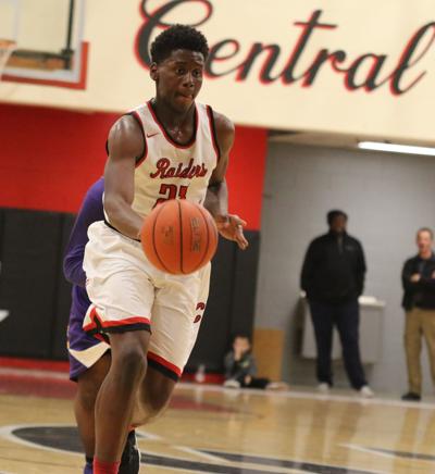 High School Basketball Red Raiders End Tournament With Win Over