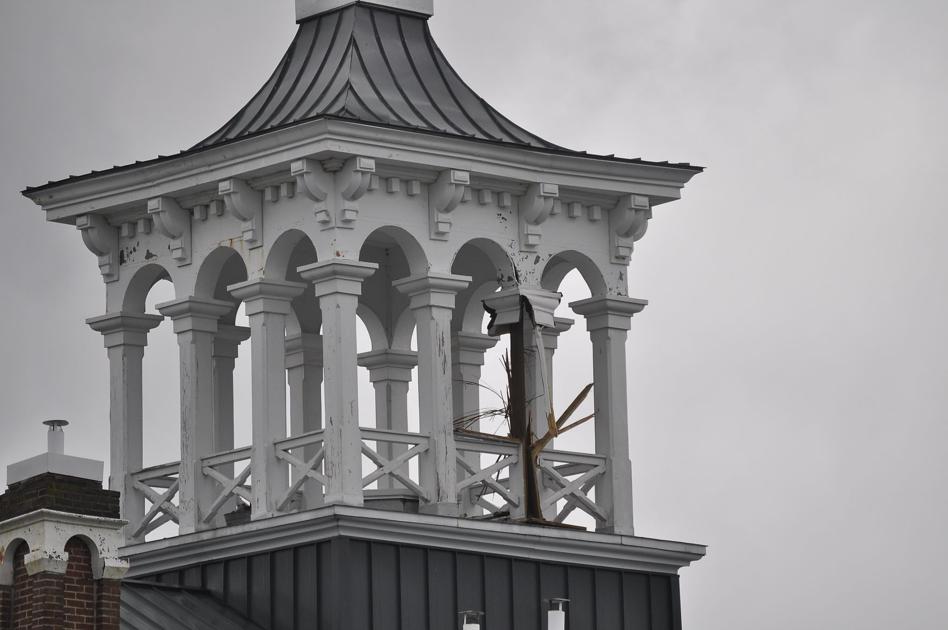 Lightning Strikes The Courthouse Damages Cupola Local News