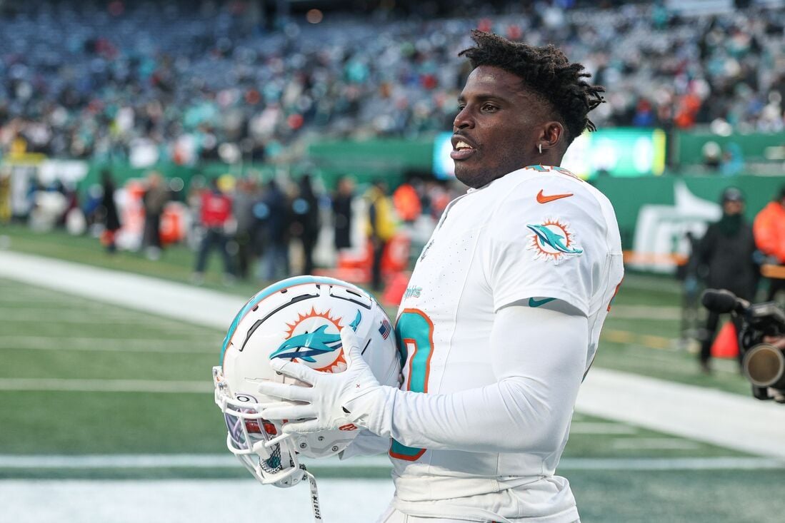 Dolphins GM says Tyreek Hill did not request trade | National Sports |  manchestertimes.com