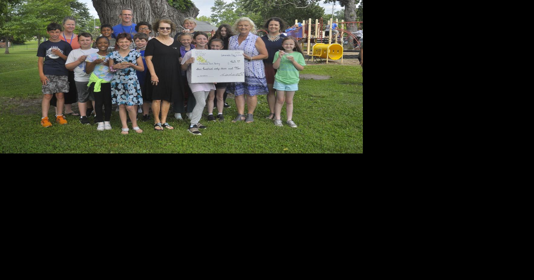 College St. Elementary donates to Storehouse Pantry