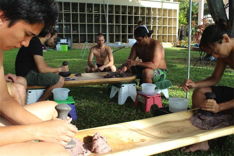 Kalo pounding: more than food and exercise | | manoanow.org