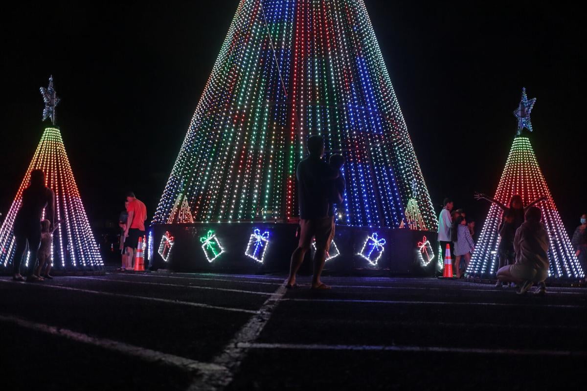 Aloha Stadium Aglow With Christmas Lights For A Good Cause | Features | Manoanow.org