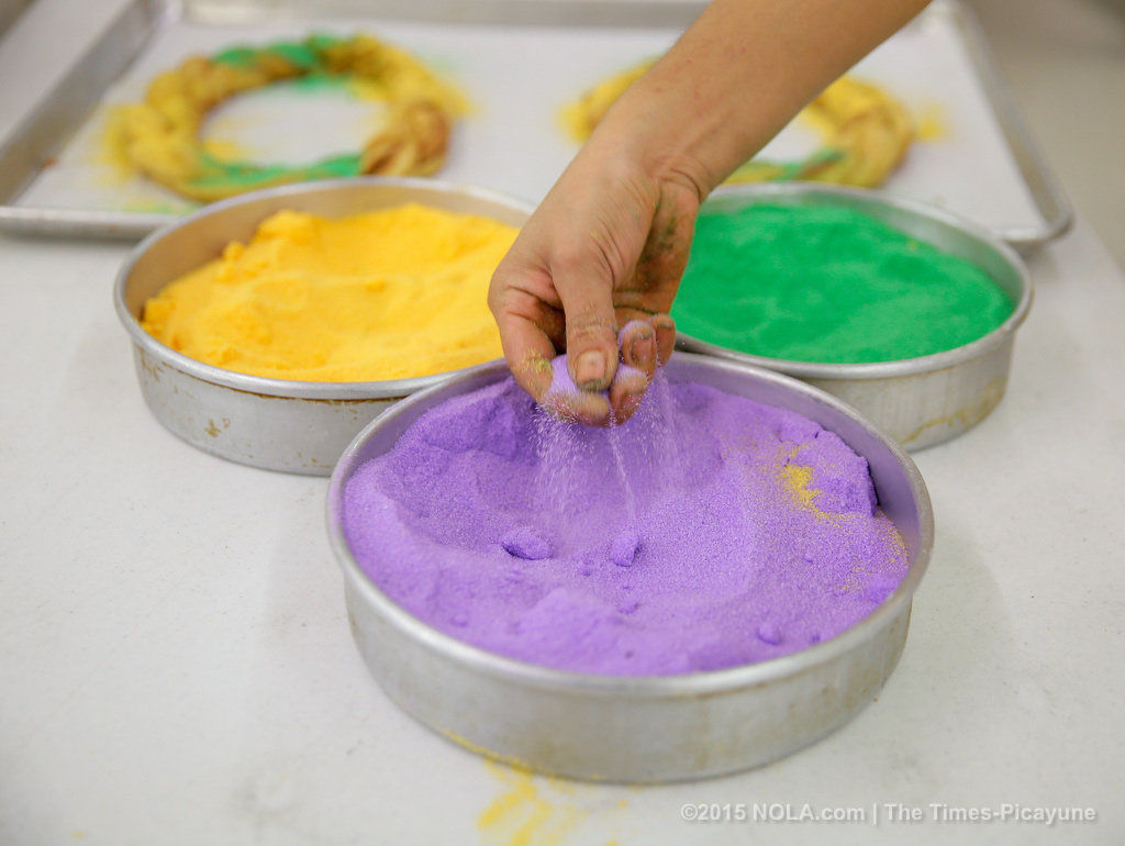 King cake 101 How to bake �em, buy �em or host a party to