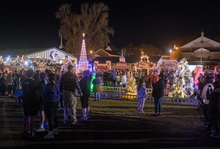 Jefferson, Hallsville get in Christmas spirit with parades, lighting