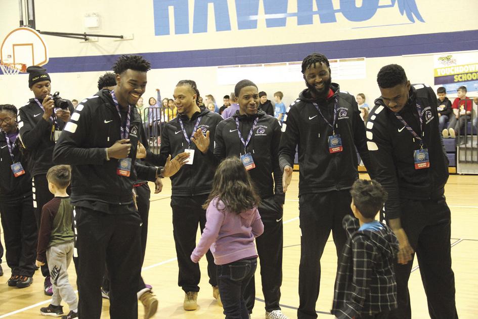 Wiley Basketball Sports Marshallnewsmessenger Com