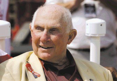 Pro Football Hall of Fame QB and Giants legend Y.A. Tittle dies at 90