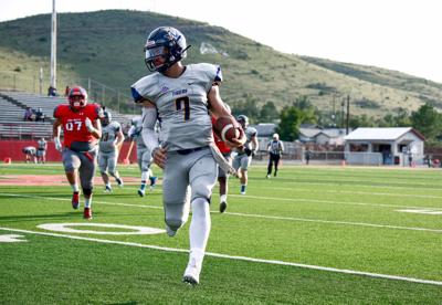 Et Football Tigers Blast Sul Ross 48 13 For First Win Of The