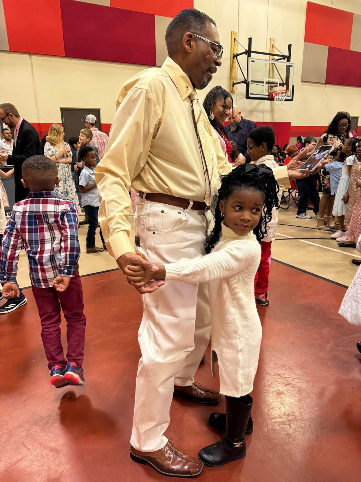 PHOTOS: William B. Travis Elementary School Hosts Annual Sweetheart ...