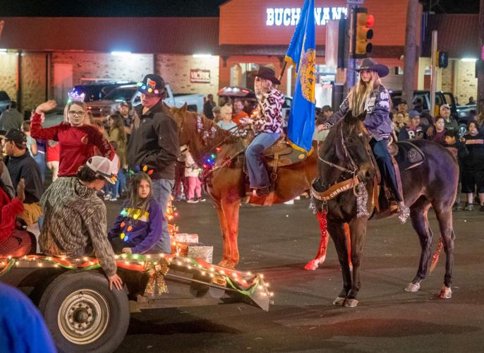 Jefferson, Hallsville get in Christmas spirit with parades, lighting