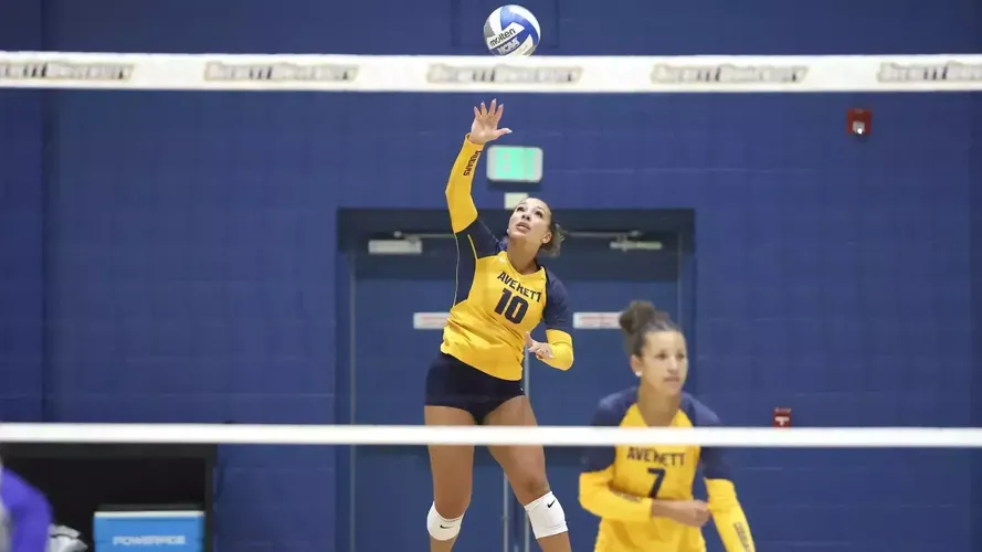 Women’s volleyball defeated by Lynchburg [RV]