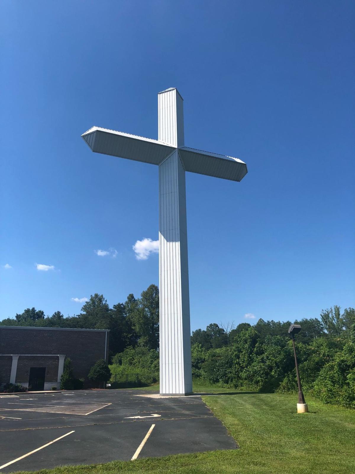 Giant cross, large flag are no big problems in Henry County Local