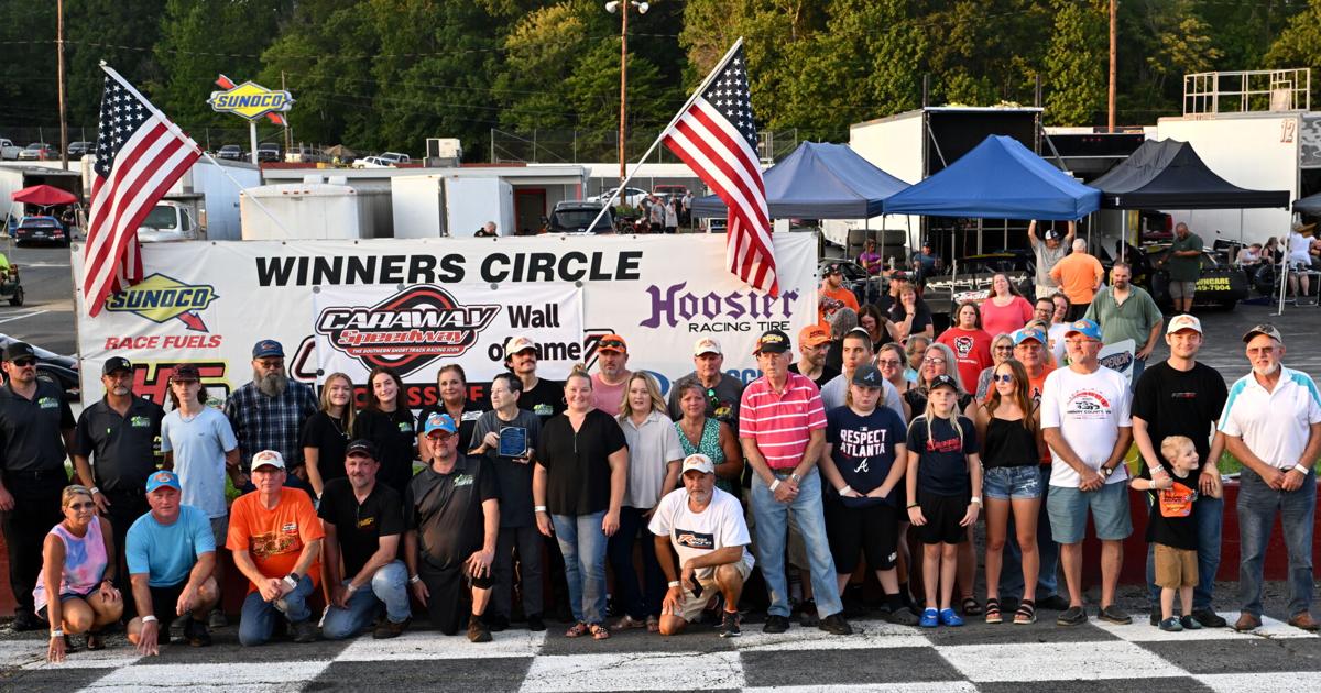 Martinsville's Riggs Racing inducted into Caraway Speedway Wall of Fame