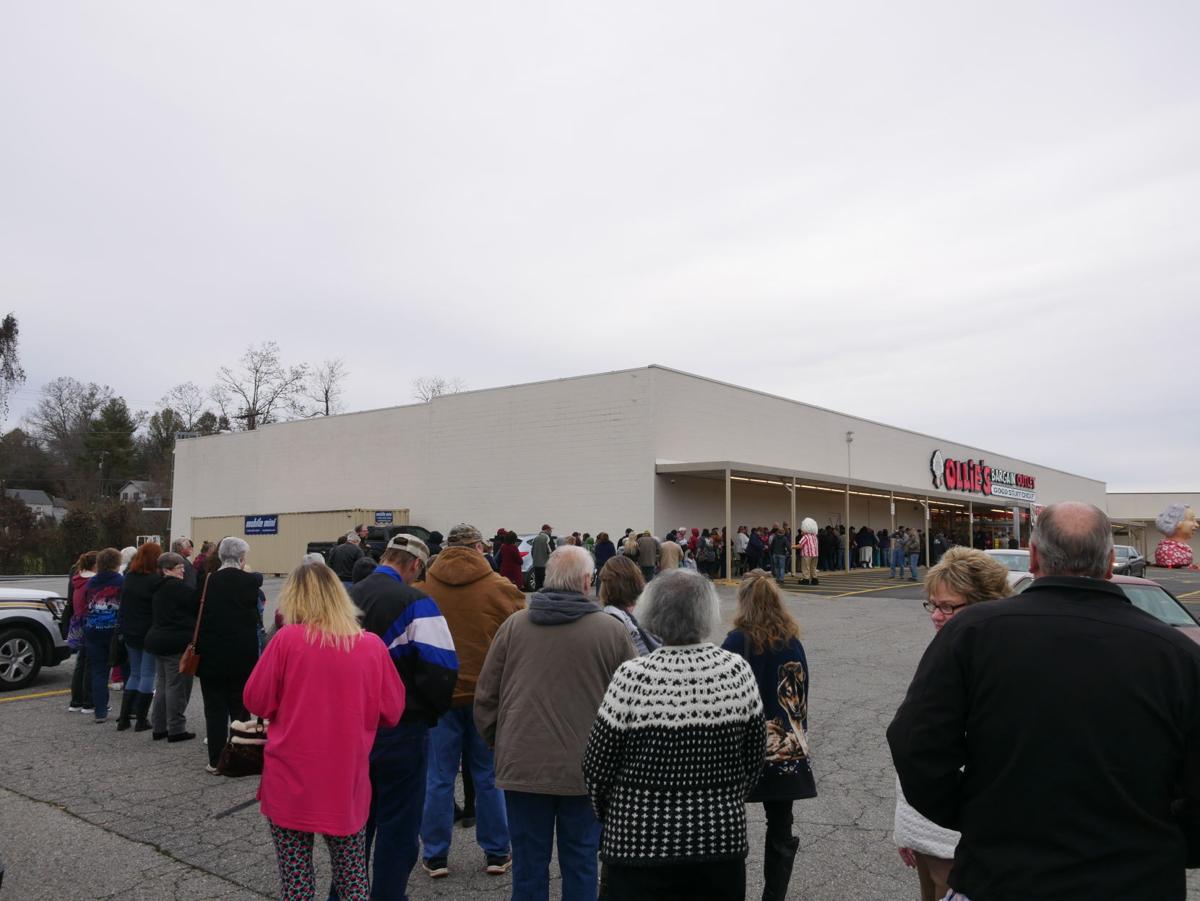 Hundreds Turn Out For Grand Opening Of Ollie S Bargain Outlet Latest Headlines Martinsvillebulletin Com