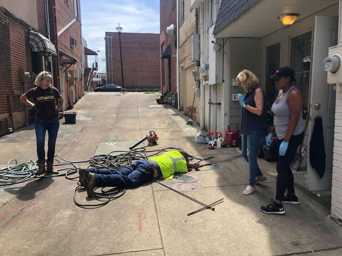 Cleaned Alleyway Is A Start To A Larger Effort To Making Uptown Comfortable And Inviting In Uptown Martinsville Local News Martinsvillebulletin Com