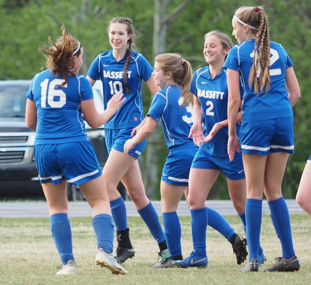 Bassett Girl Soccer Scores 3 Goals In 5 Minutes Friday To Defeat Magna Vista Sports News Martinsvillebulletin Com Bassett Girl Soccer Scores 3 Goals In 5 Minutes Friday To Defeat Magna Vista Sports News Martinsvillebulletin Com