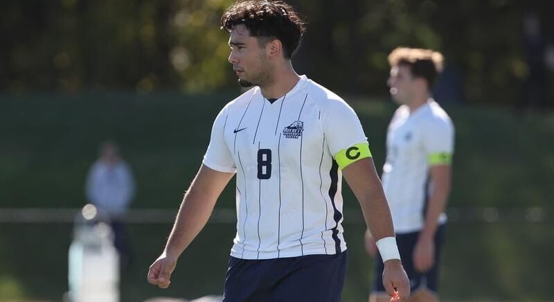 Men’s soccer falls short of upset bid against No. 19 Washington and Lee