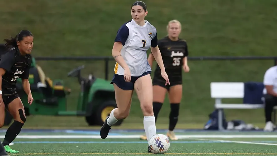 FOLLOW LIVE: Women's soccer plays nationally ranked No. 16 Batten at 1 p.m. Saturday