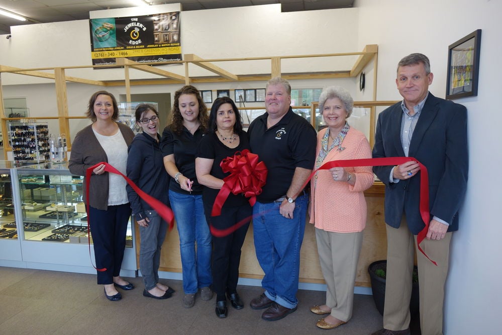 Jeweler's Edge opens new Martinsville store