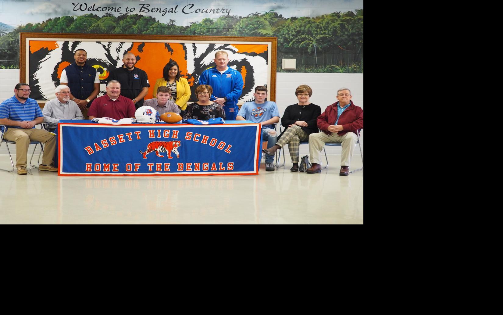 Bassett S Dylan Hairfield Commits To Play Football At Concord