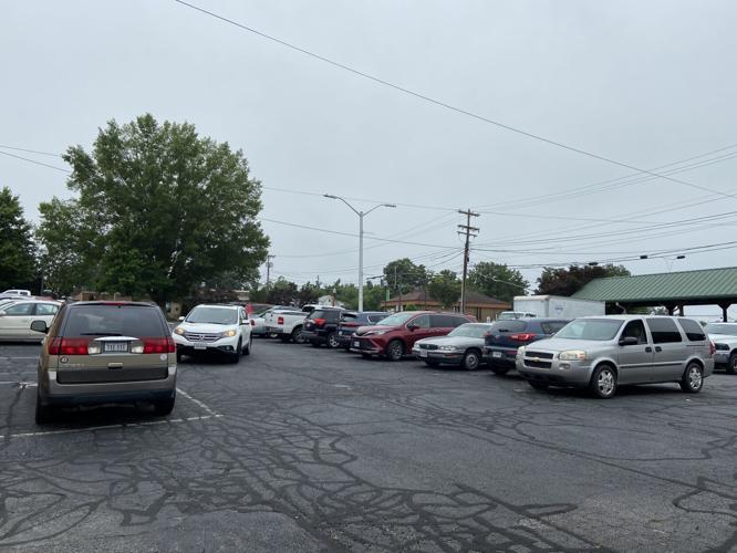 Farmers market fills need