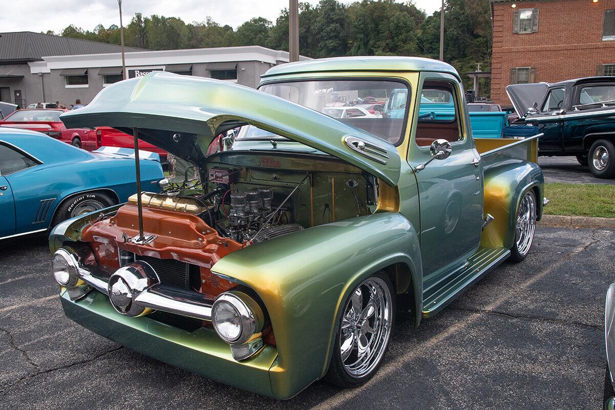 Tony Weeks's 954 Ford F100 has a House of Kolor Kameleon Kolors paint that can changes colors as you look at the truck.
