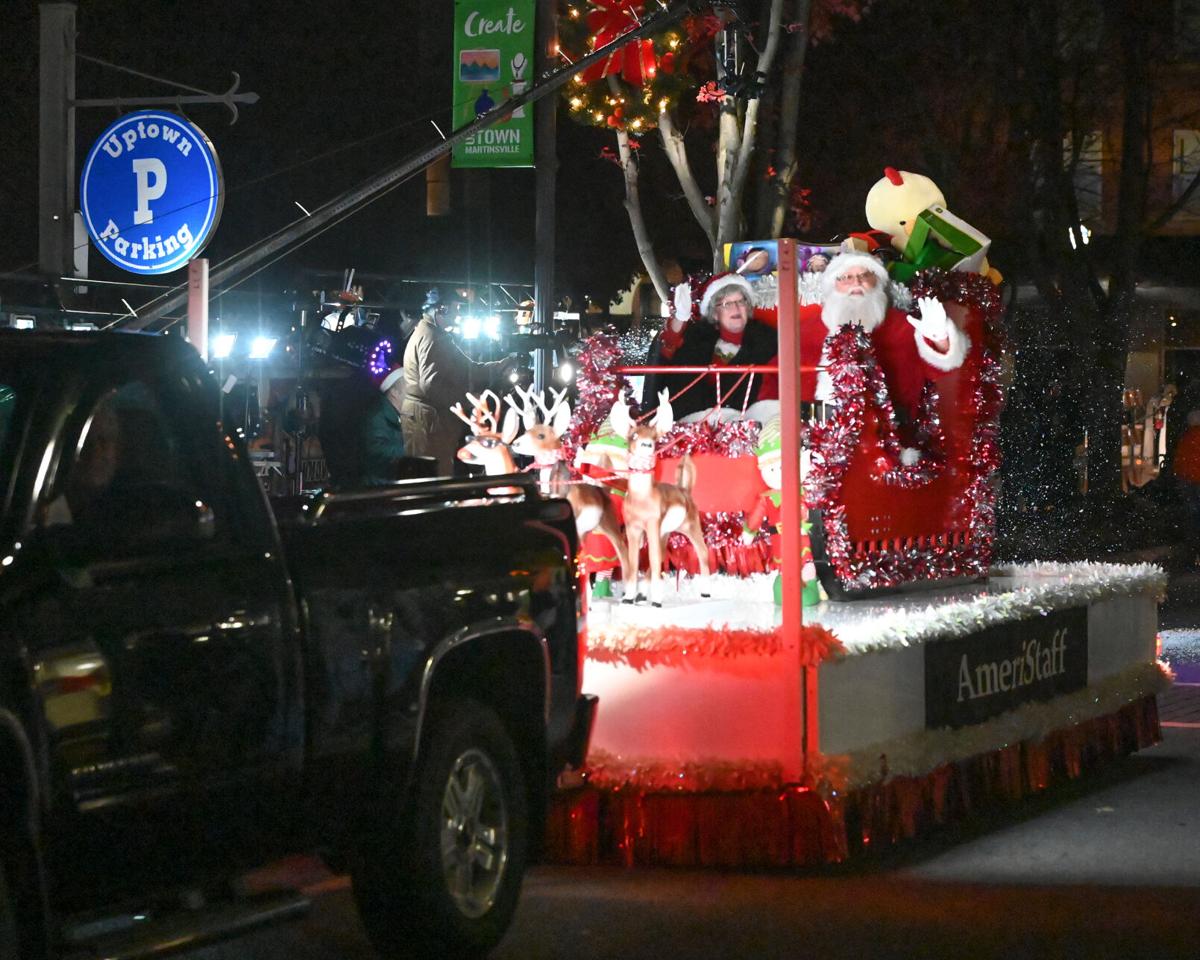 Martinsville Christmas Parade 2022 Scenes From The Ameristaff Mhc Christmas Parade | Local News |  Martinsvillebulletin.com